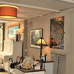 Montana Hotel 2*